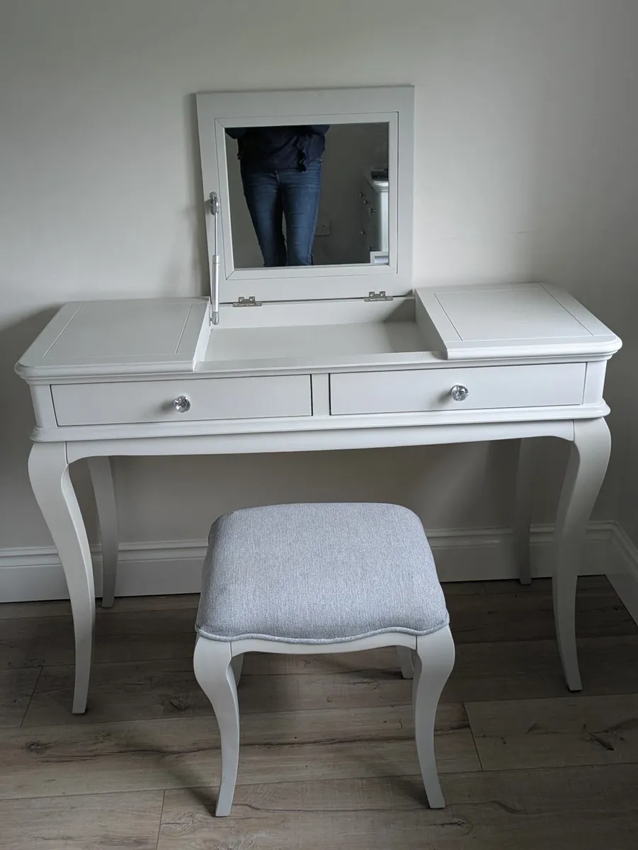 Paris Bedroom Furniture Set - Image 2