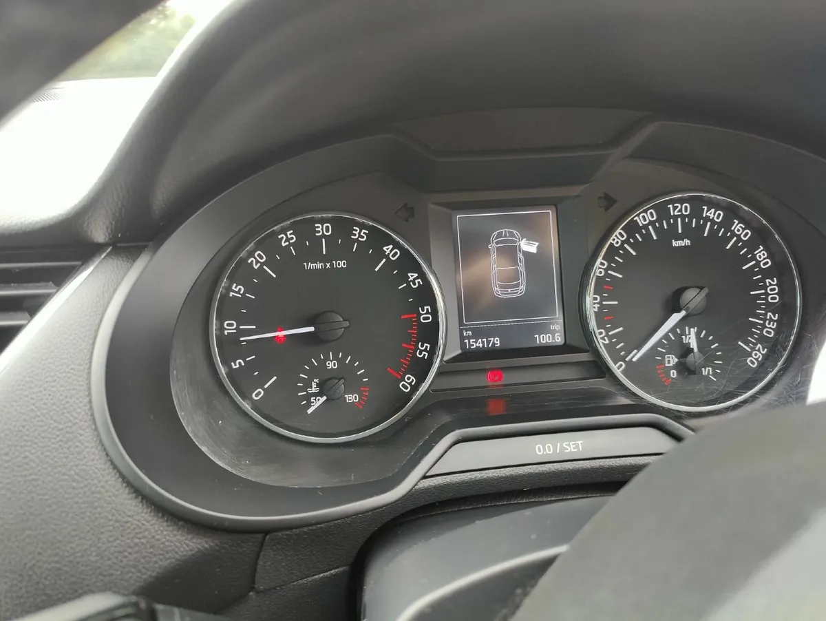 Skoda Octavia 2015 - Image 2