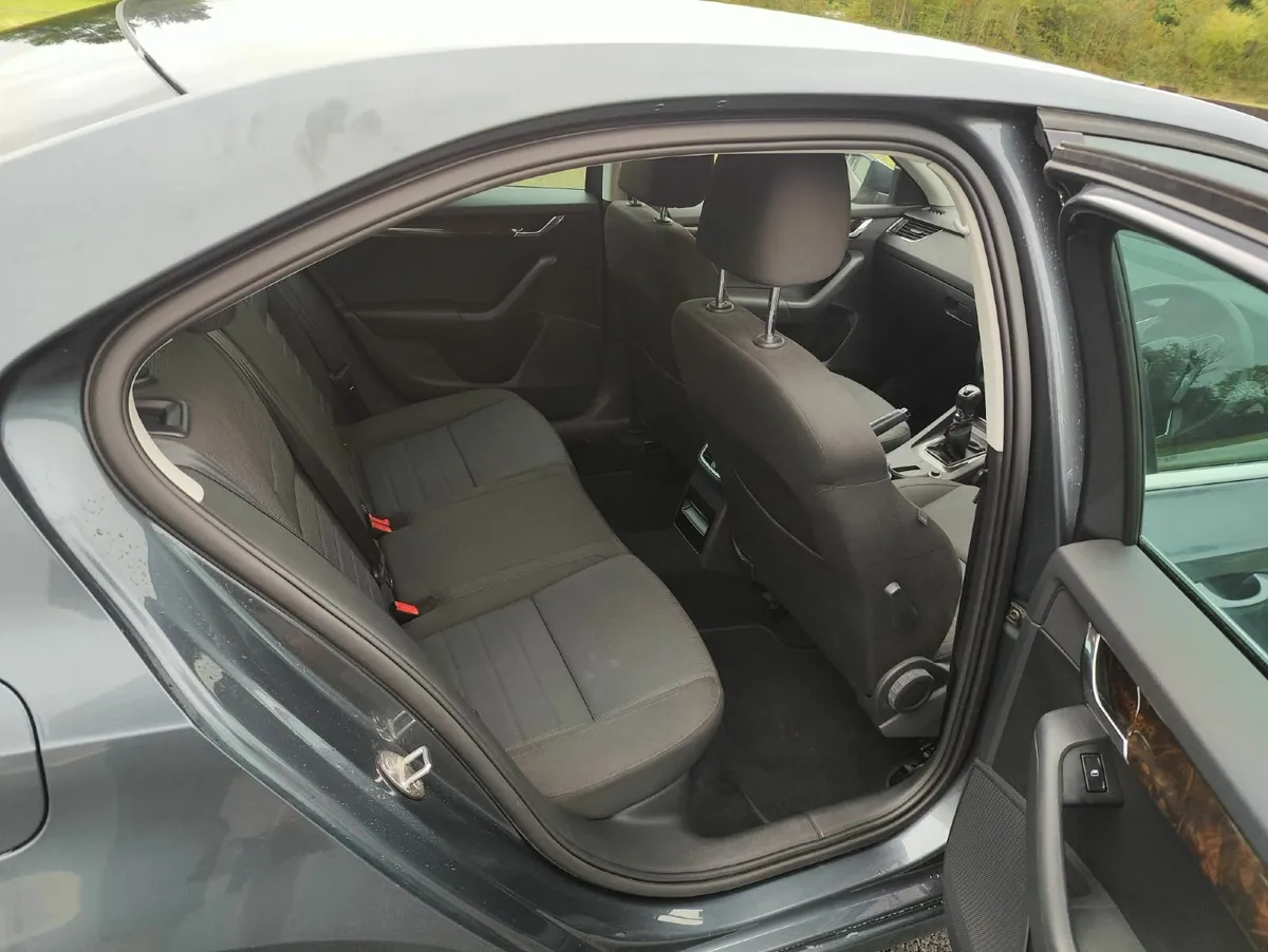 Skoda Octavia 2015 - Image 3