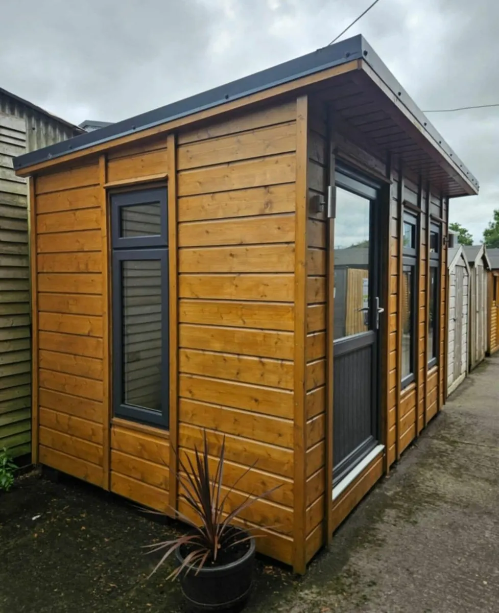 Garden Room for Sale - Display Unit - Image 3