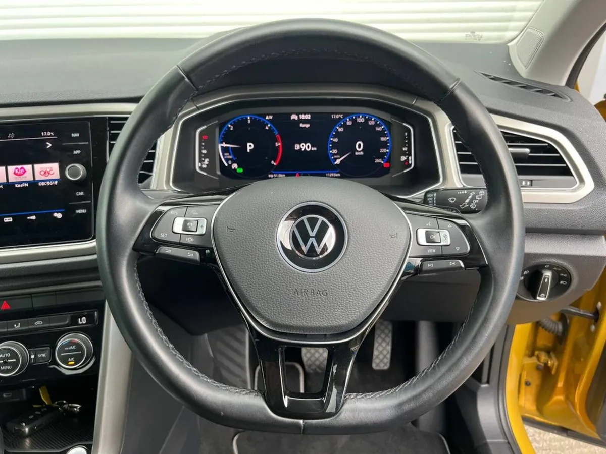 Volkswagen T-Roc 2.0 TDI DESIGN AUTO // VERY LOW M - Image 4