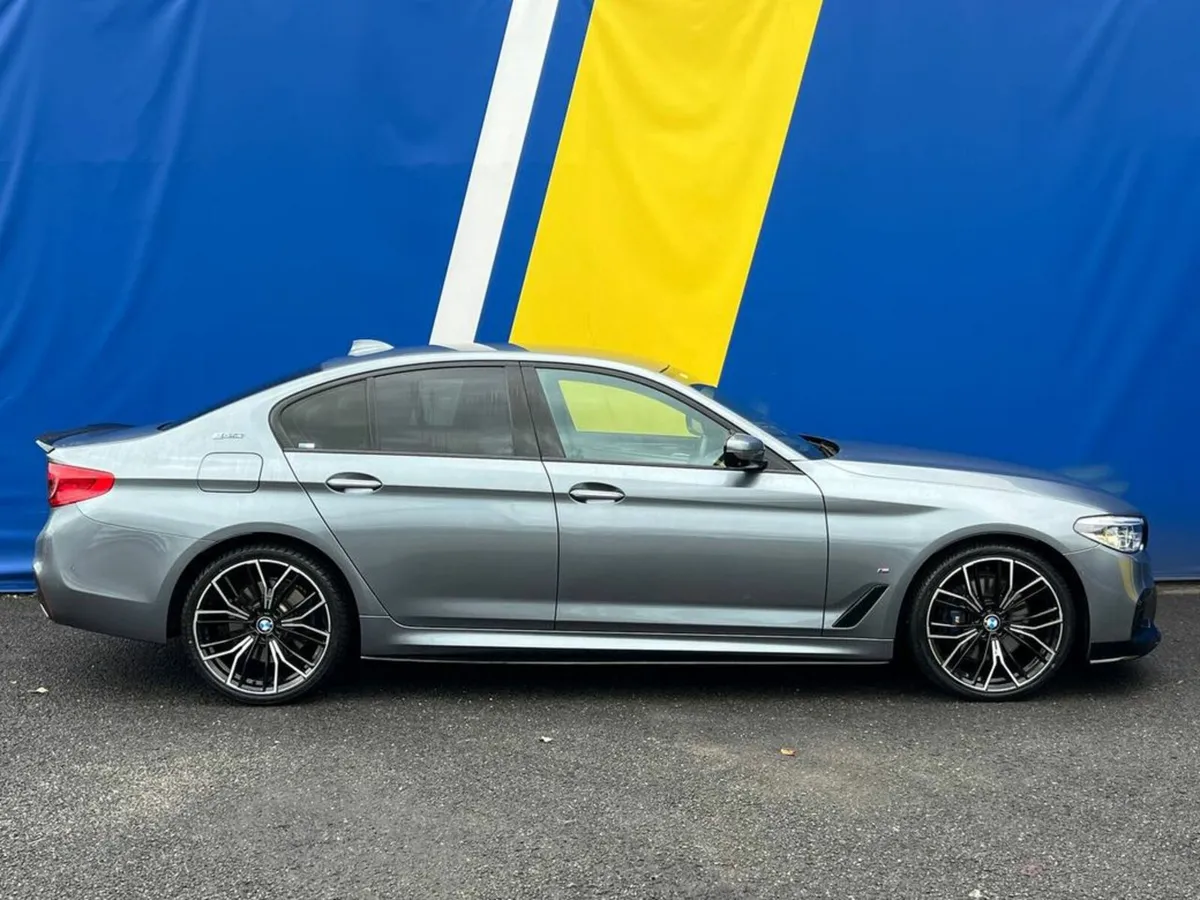 BMW 5-Series 530e M-SPORT COMPETITION 2.0 HYBRID / - Image 2