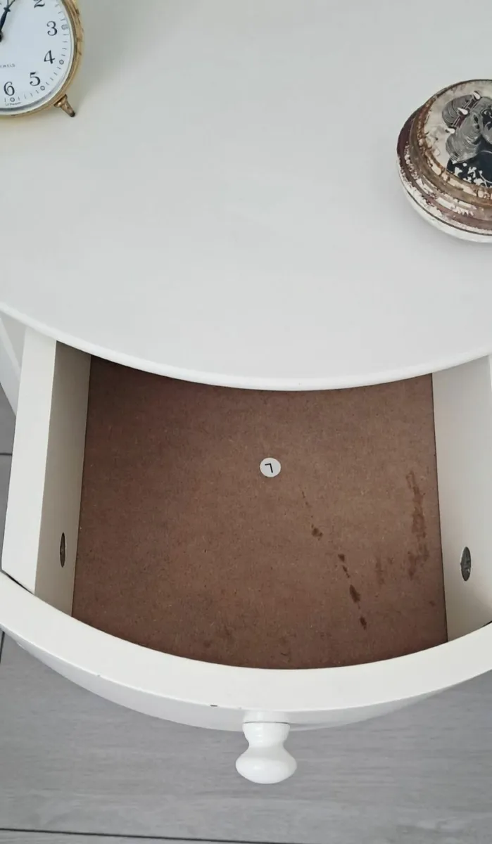 2 x bedsise /side tables - Image 3