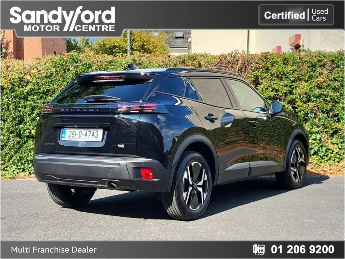 Peugeot 2008 1.2100bhp Allure ex Demo black/silve - Image 2