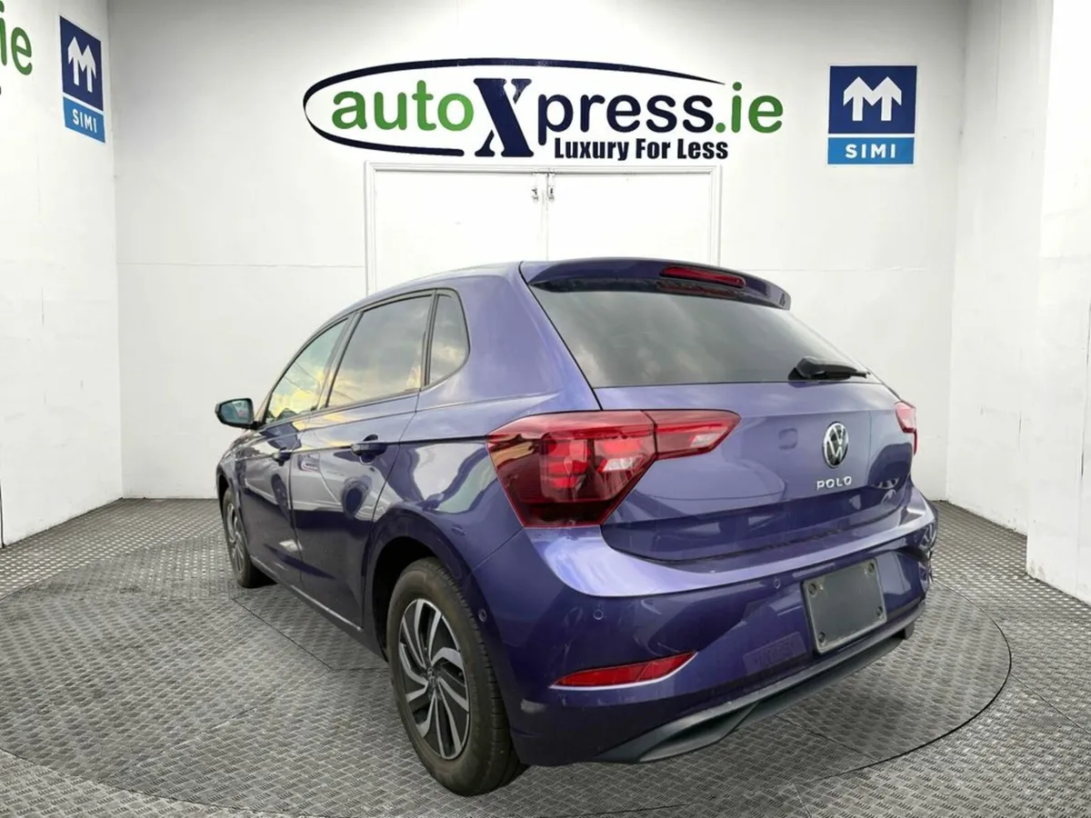 Volkswagen Polo 1.0 TSI Automatic, Reversing camer - Image 3