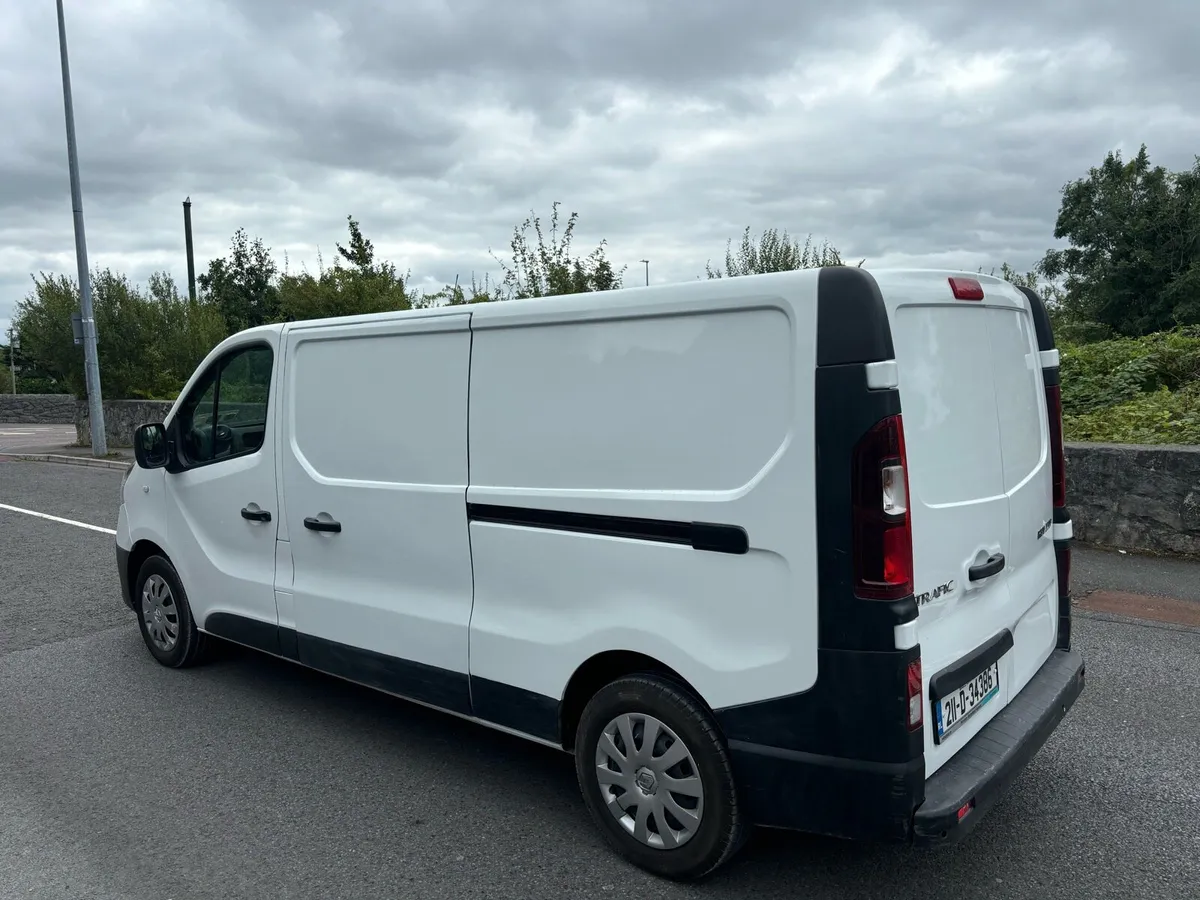 211 Renault Traffic 2.0L 67,000kms - Image 4