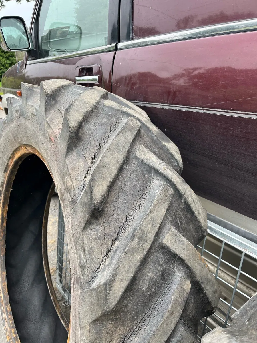 Rear tractor tyres 11.28 - Image 4