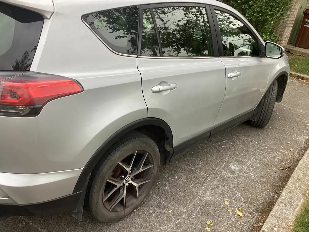 Toyota RAV4 2016 - Image 3