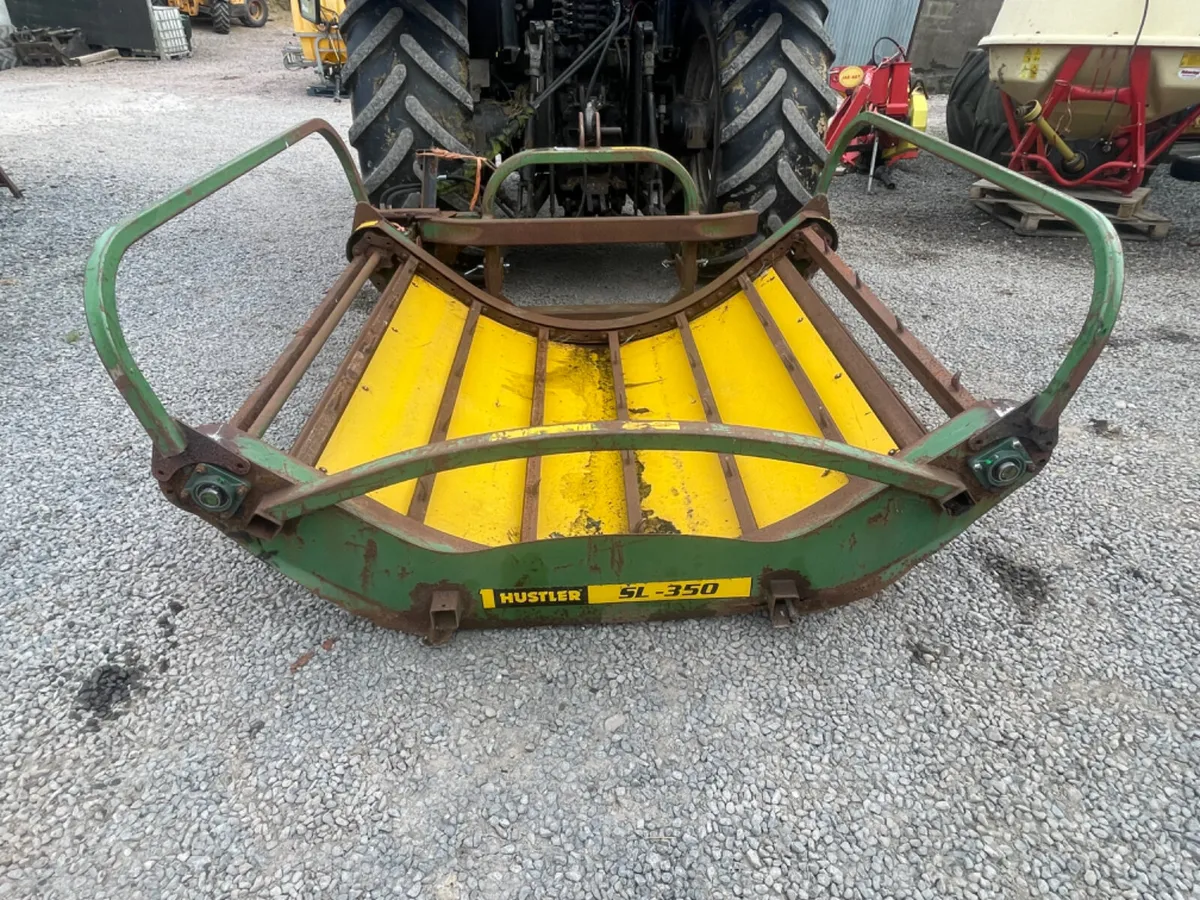Hustler sl 350 bale unwinder - Image 3