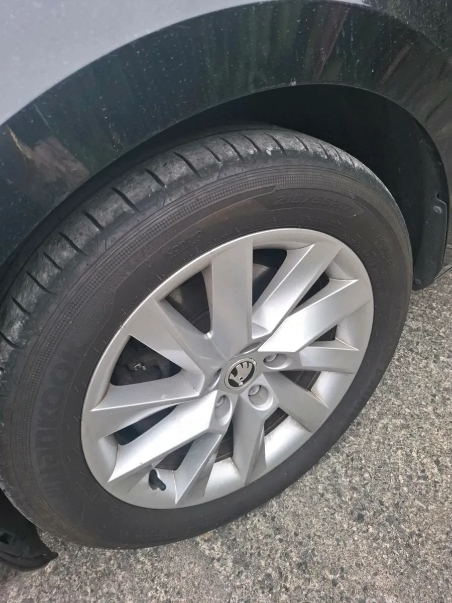SKODA SUPERB 2.0TDI SE TECHNOLOGY - Image 2