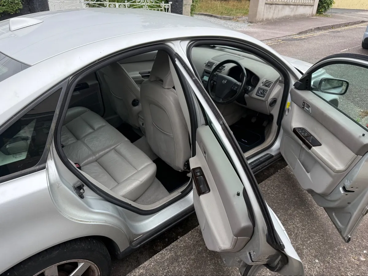 Volvo S40 2005 - Image 2