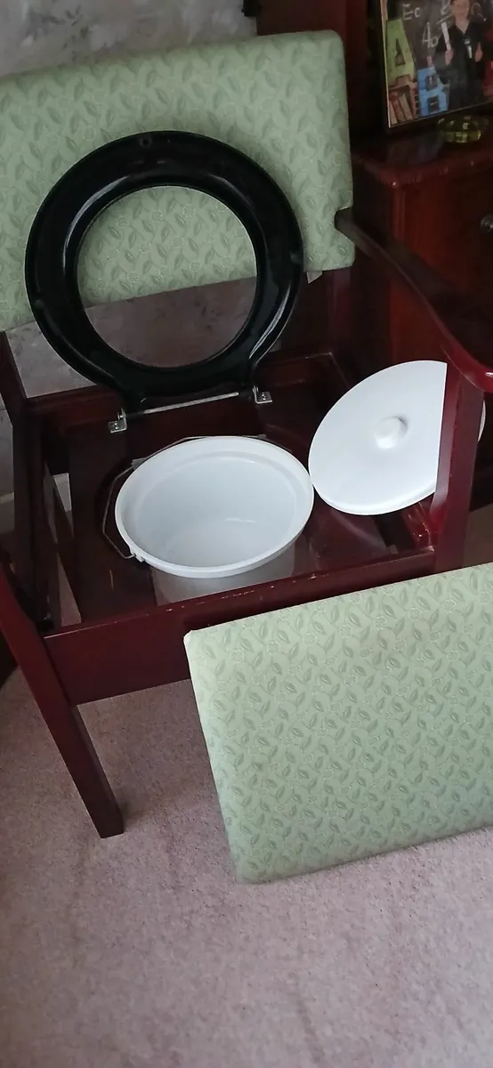 COMMODE - Image 1