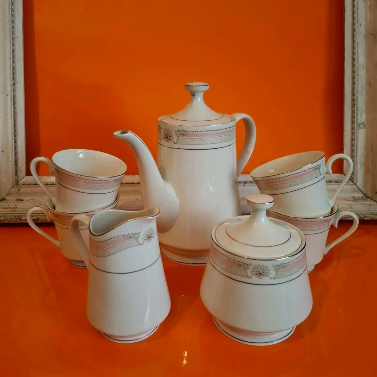 Budlet Fine China Coffee Set - Image 1