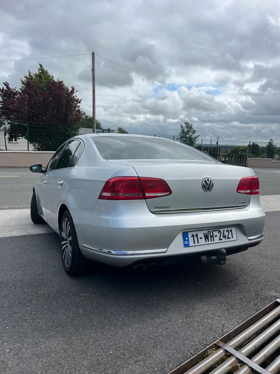 Volkswagen Passat - Image 4