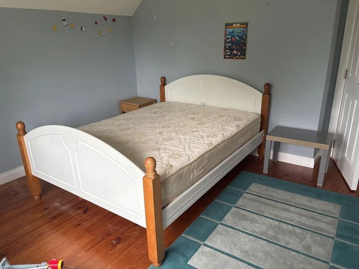 solid oak king size bed - Image 1