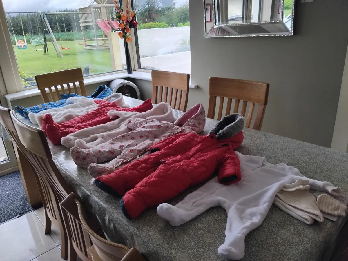 Baby snowsuits - Image 1