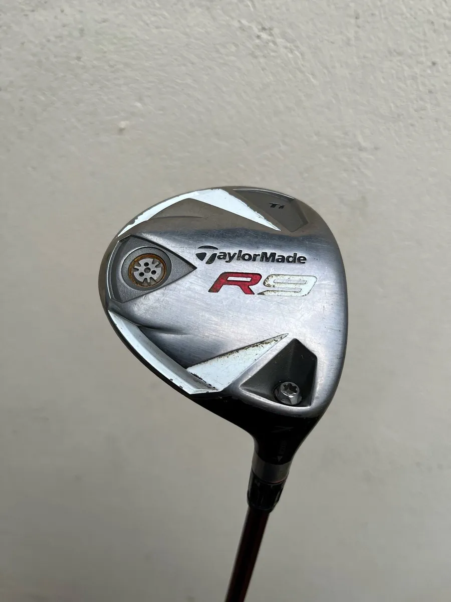 Taylormade R9 7 Wood Reg Flex Very Good Condition - Image 1