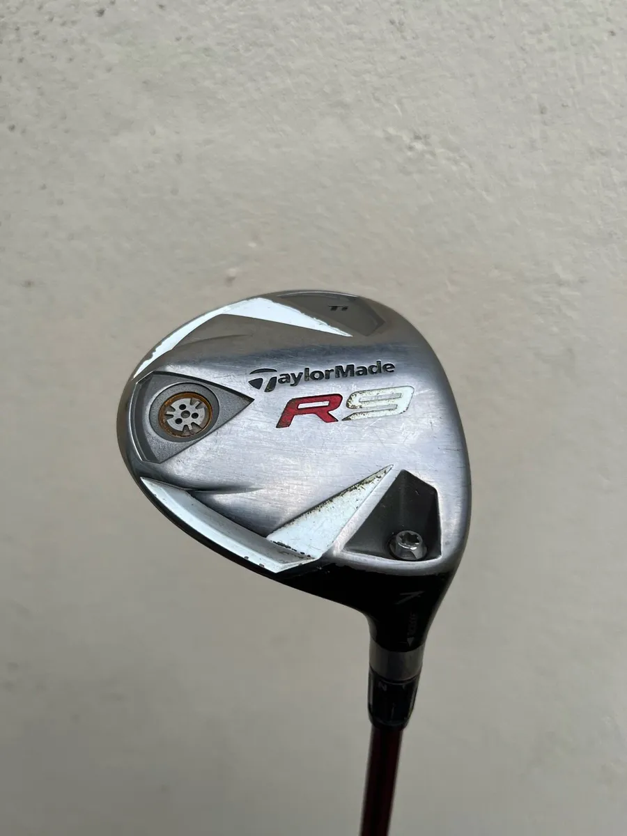 Taylormade R9 7 Wood Reg Flex Very Good Condition - Image 2