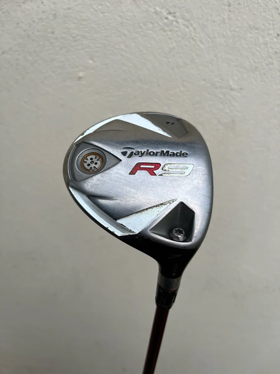 Taylormade R9 7 Wood Reg Flex Very Good Condition - Image 4
