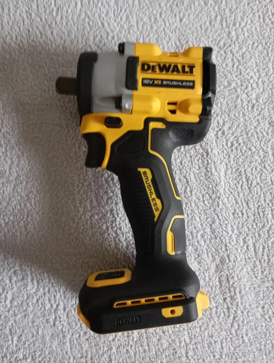 DeWalt dcf922 1/2" Impact Wrench - Image 3