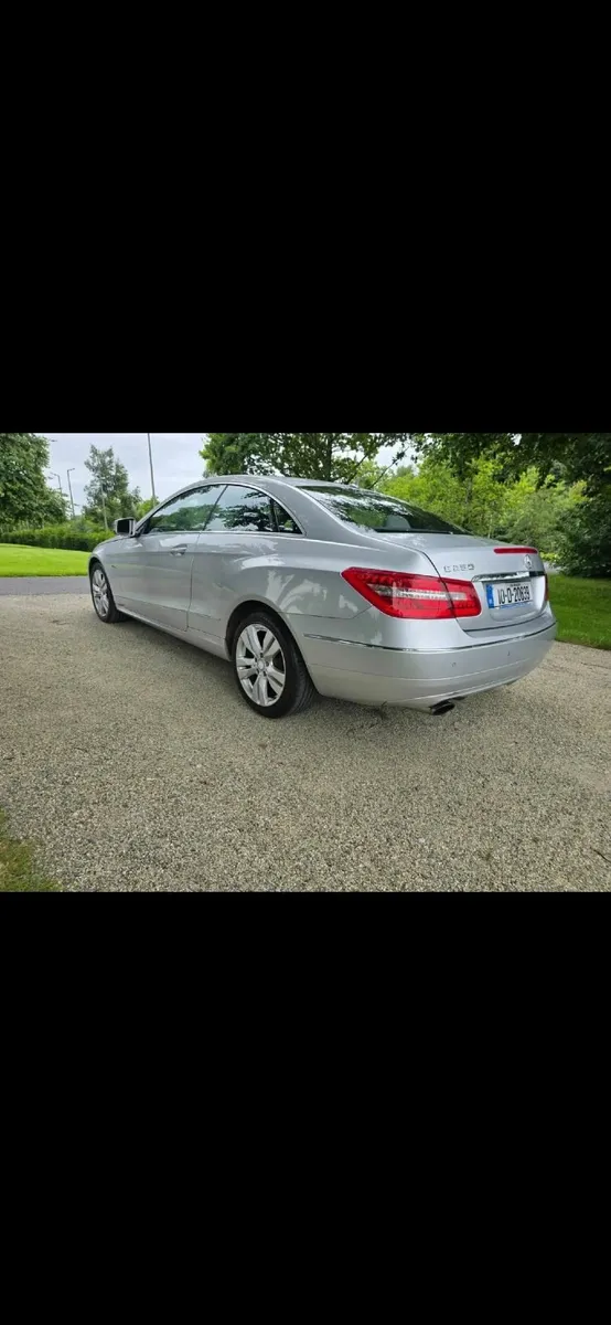Mercedes-Benz E-Class 2010 - Image 4