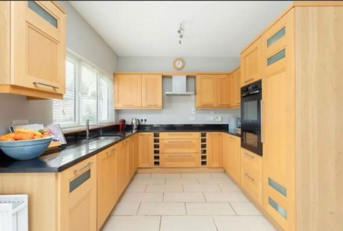 Kitchen for sale - Image 1