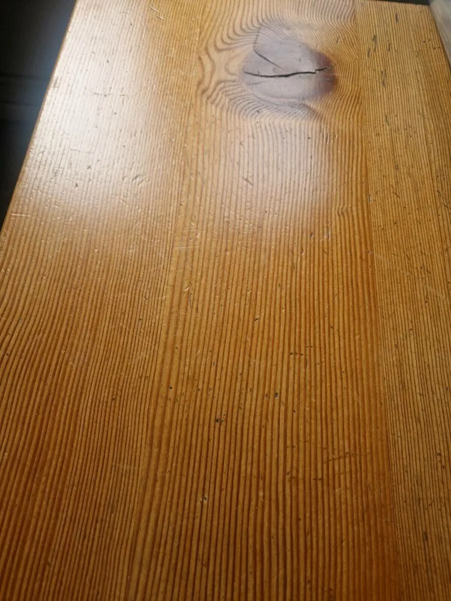 Beautiful handmade pine wood table - Image 1