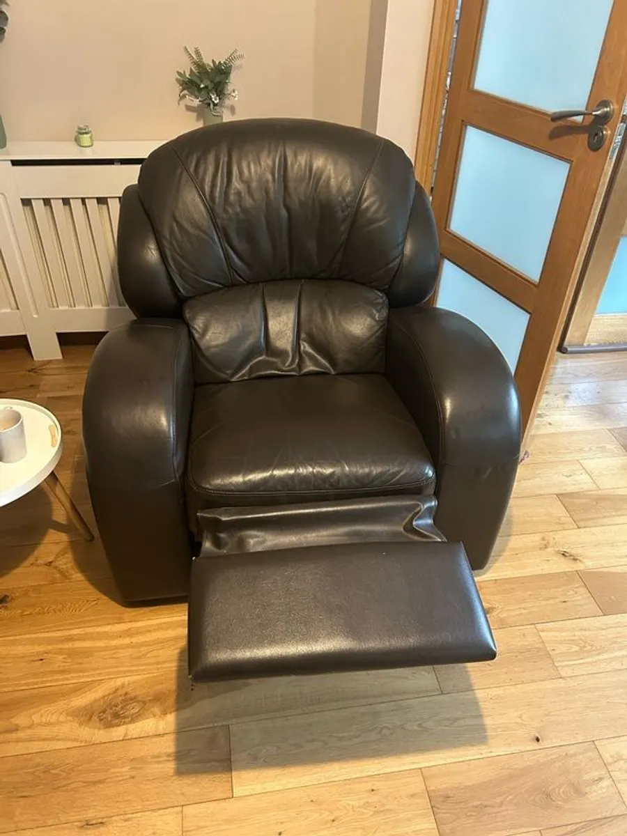 couch - Image 1