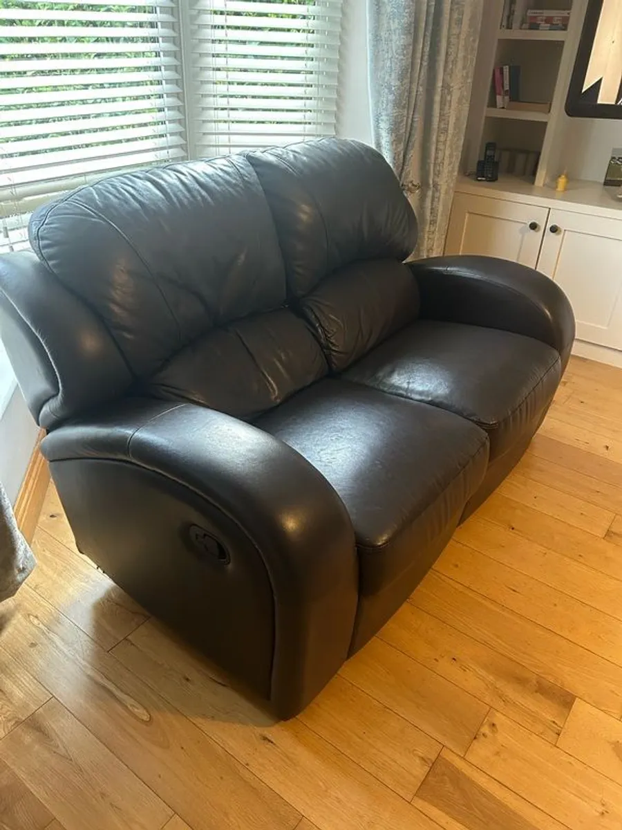 couch - Image 4