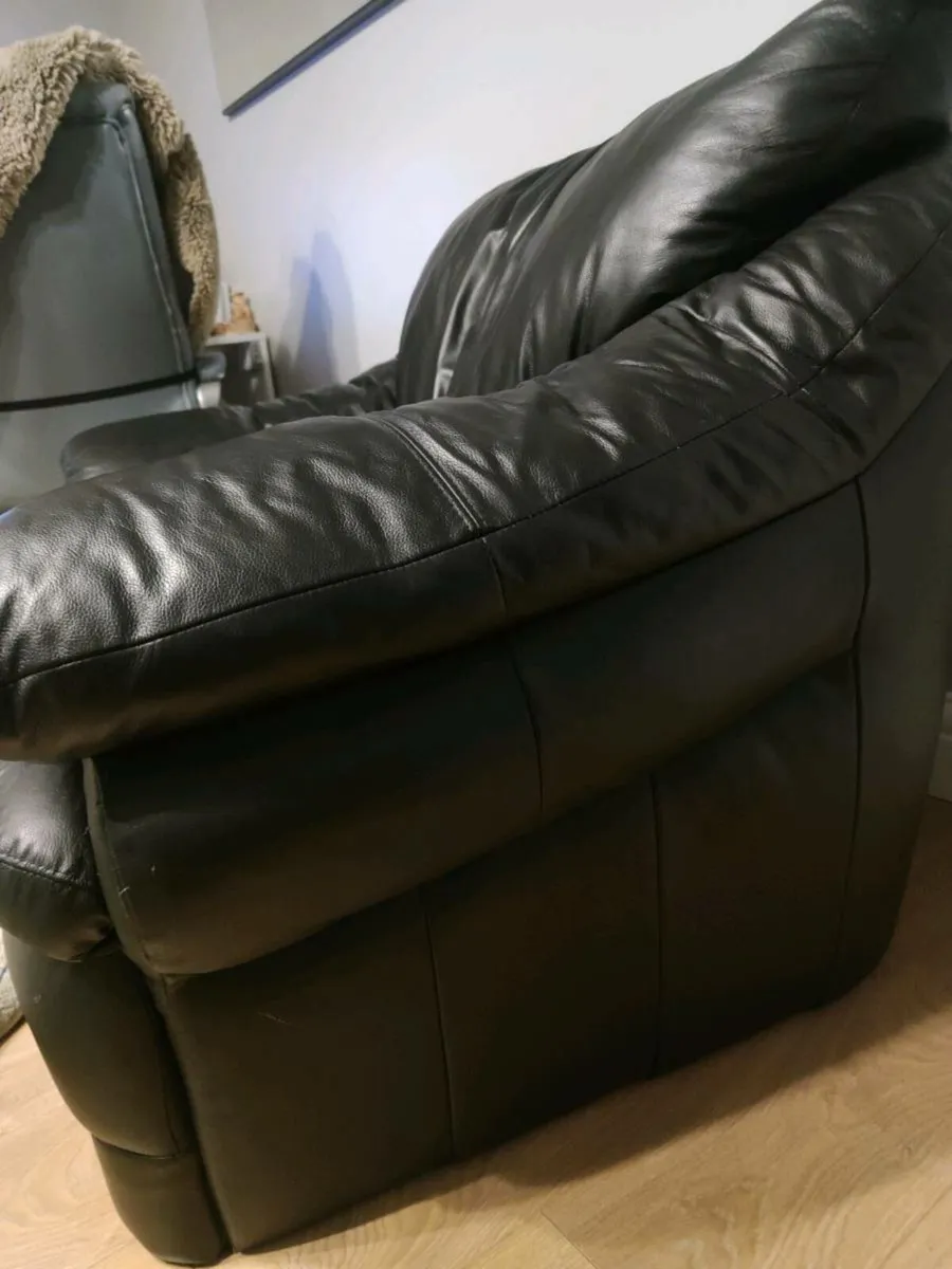 Couch - Image 3