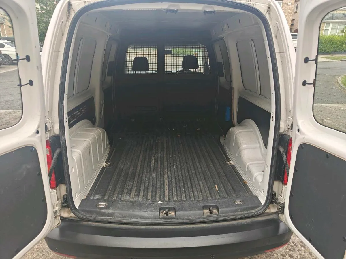 LOW MILEAGE 192 VW Caddy Maxi - Image 4