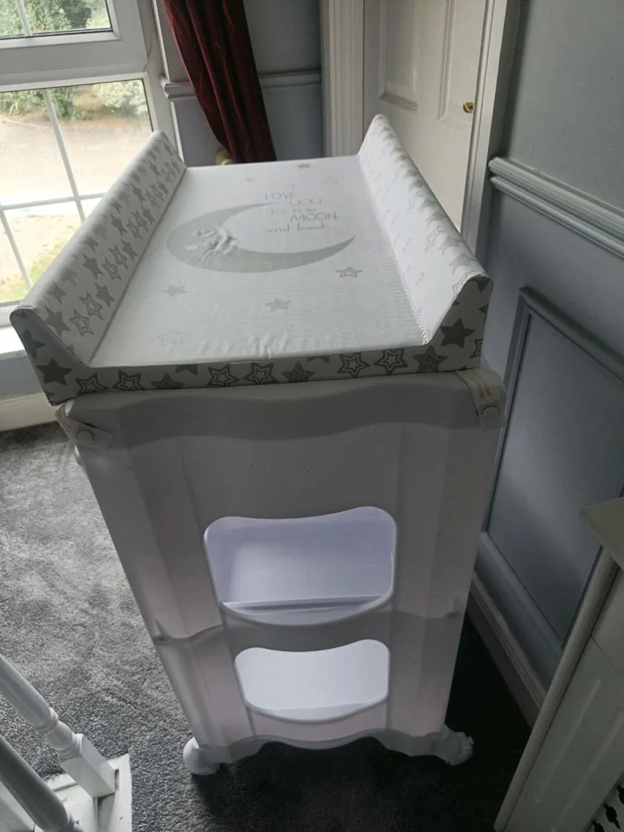 Baby changing unit with bath - Image 2