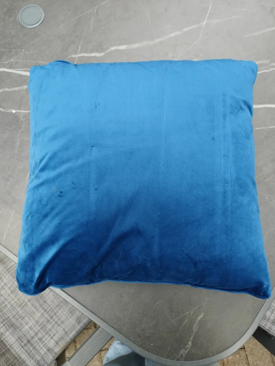 Cushions - Image 2