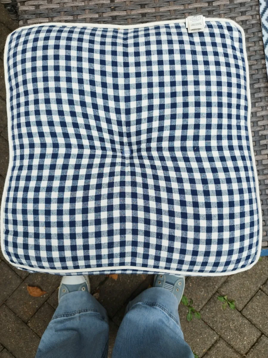 Cushions - Image 3