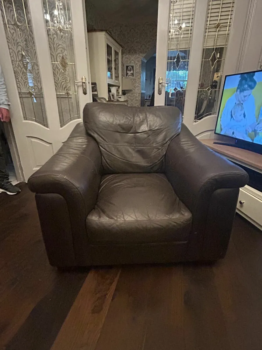 Leather couch 3/1 seater - Image 2