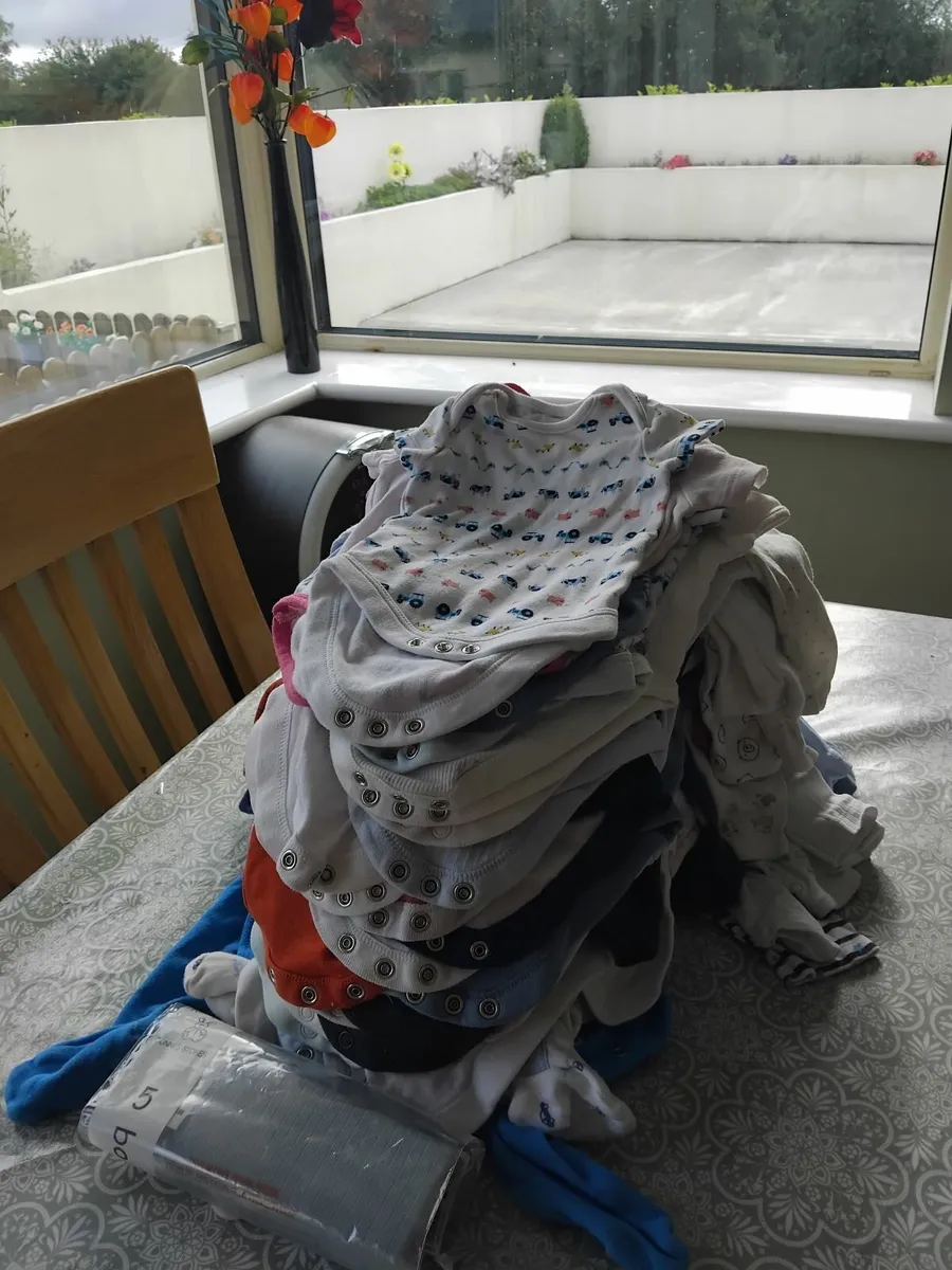Baby clothes bundle 0 to 3 months - Image 2