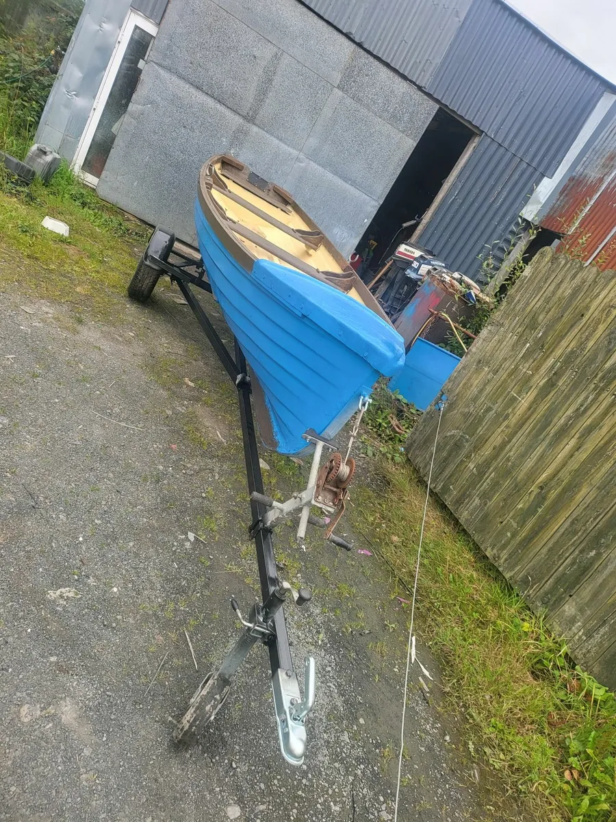 19ft fiberglass anglers fancy fishing boat trailer - Image 1