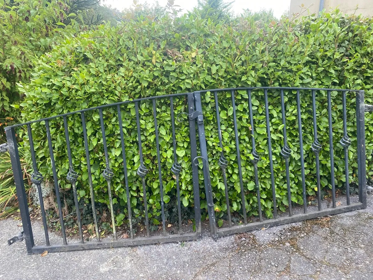 Gates - Image 1
