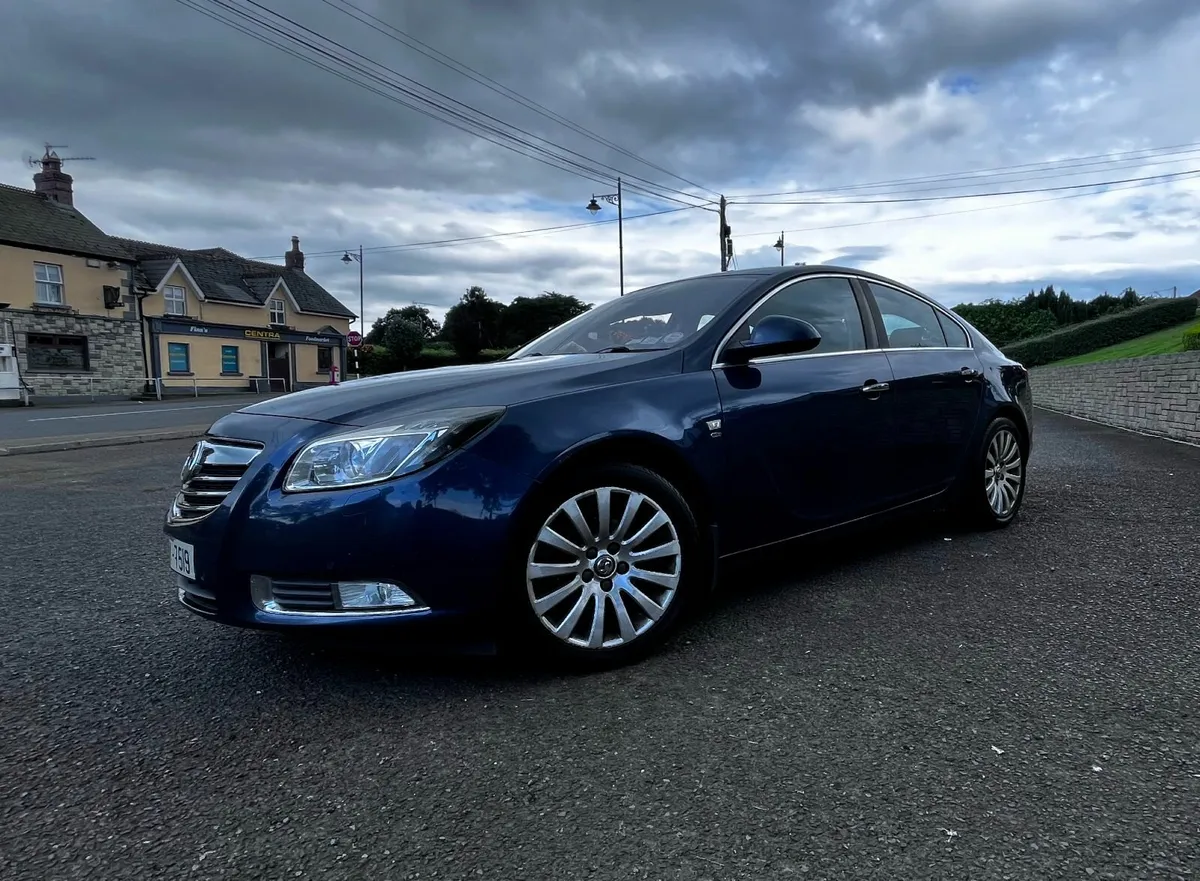 Vauxhall Insignia 2010 - Image 1