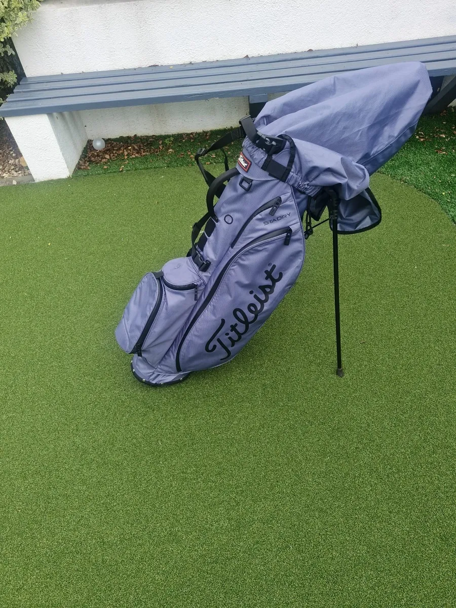 Titleist stand Bag - Image 1