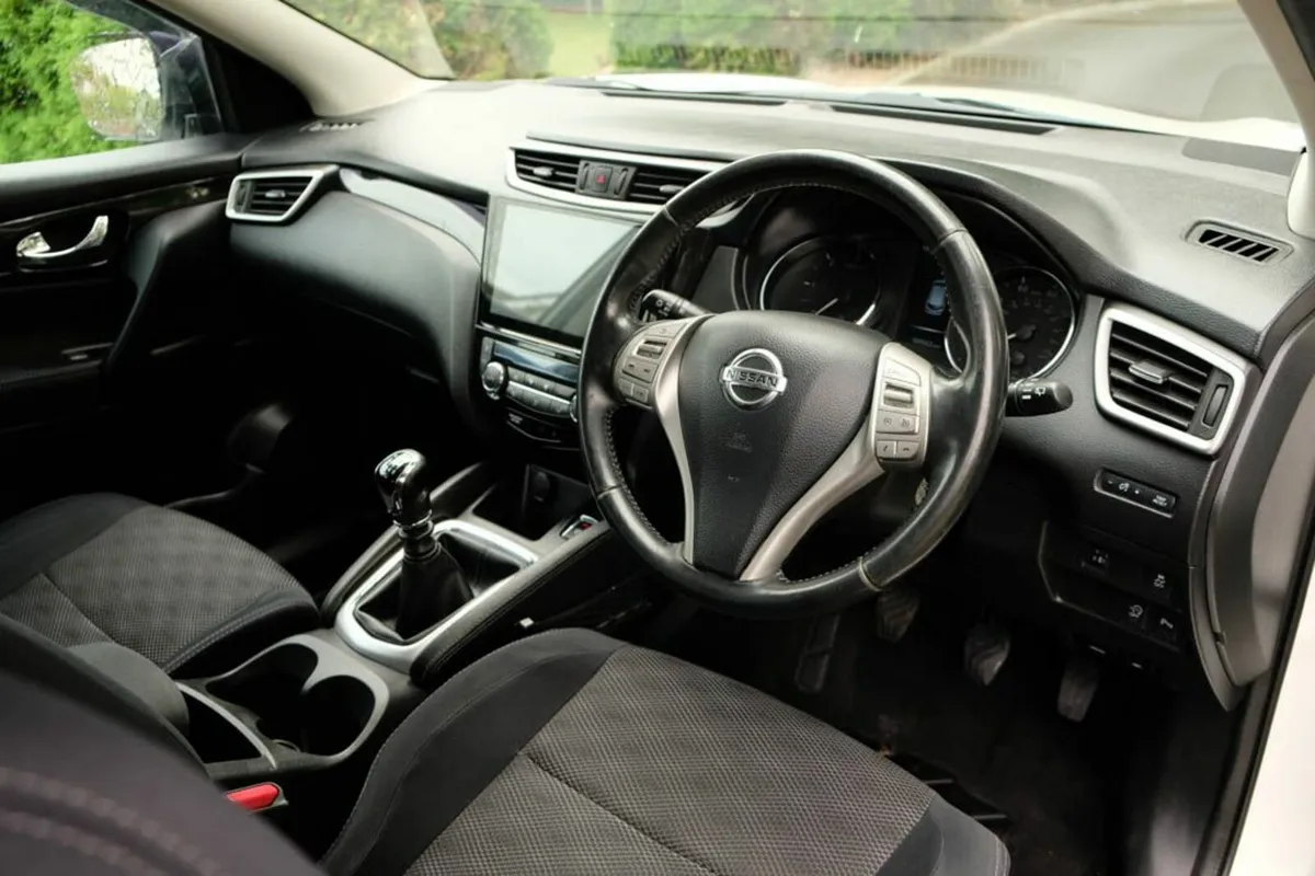 car - Image 1