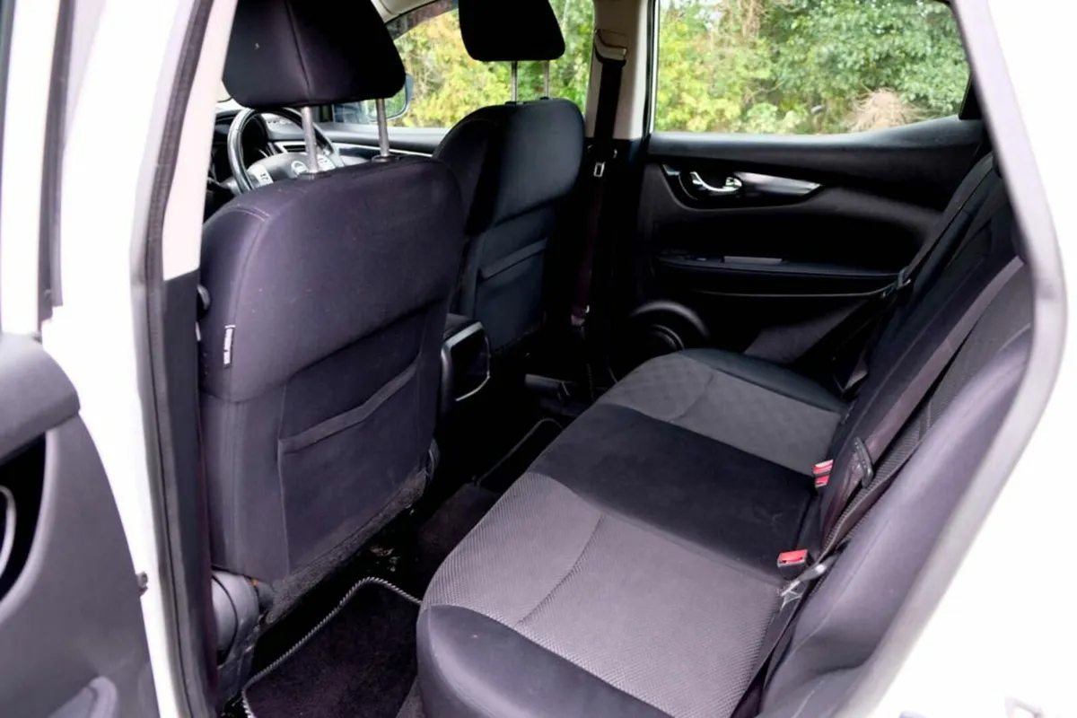 car - Image 4