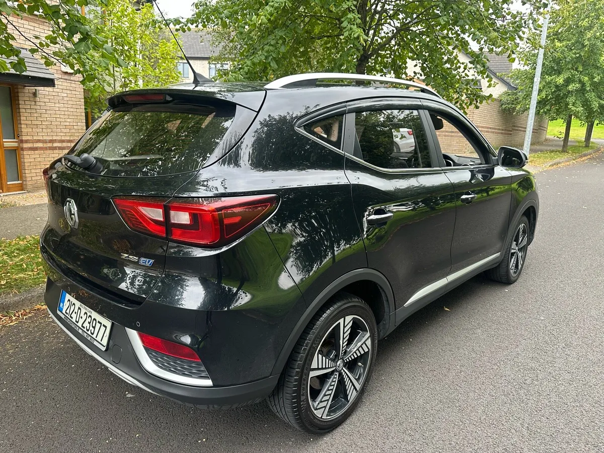 212 MG ZS EV EXCLUSIVE 5 DR AUTO - Image 3
