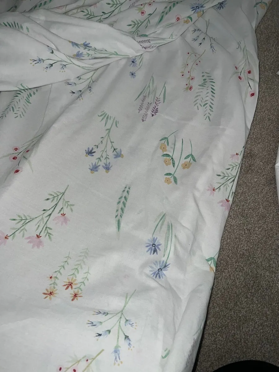 3 Duvet Cover Sets & Set of 4 New Pillow Cases - Image 3