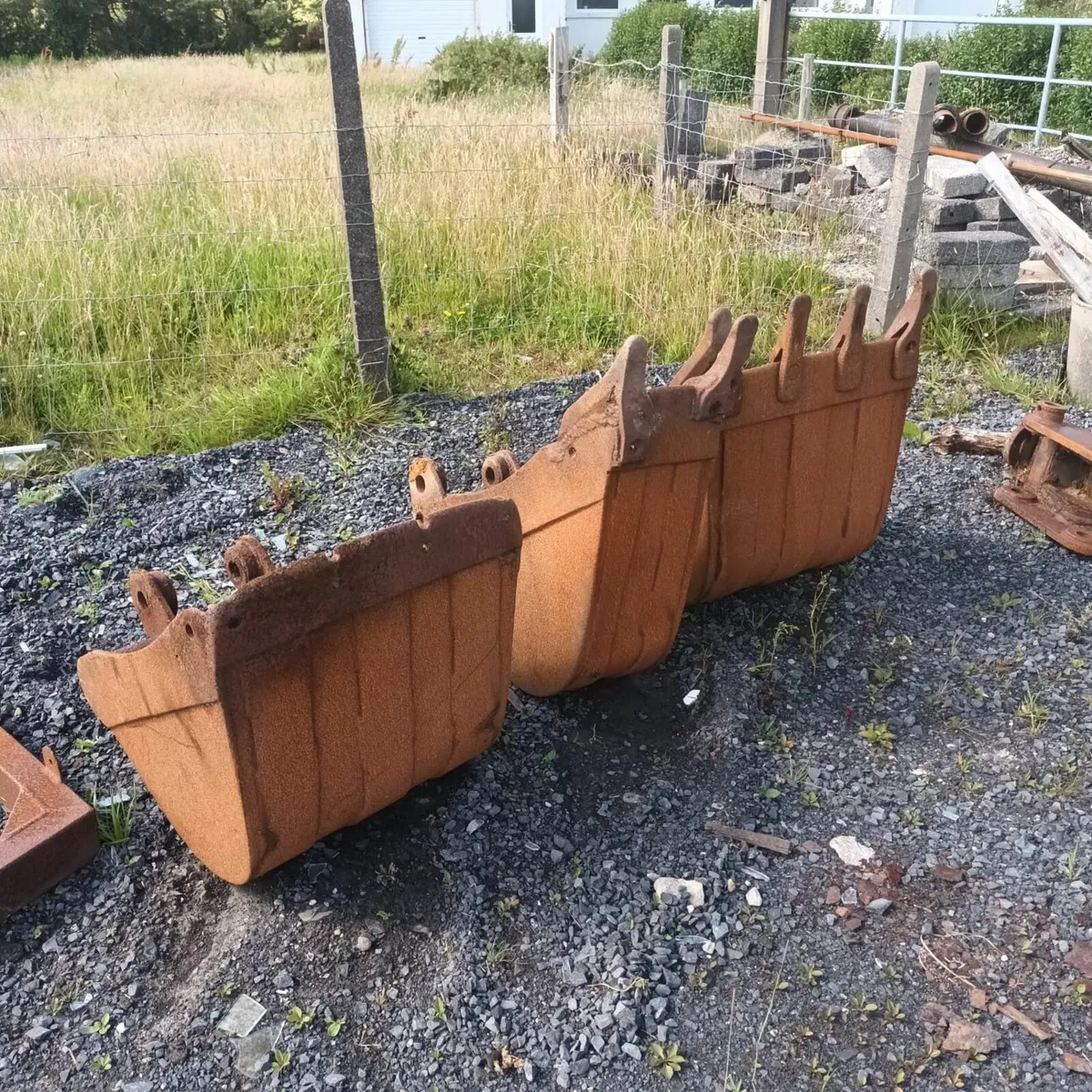 Buckets - Image 1