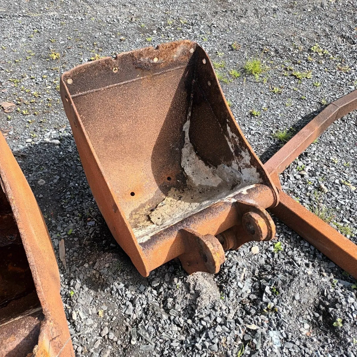 Buckets - Image 3