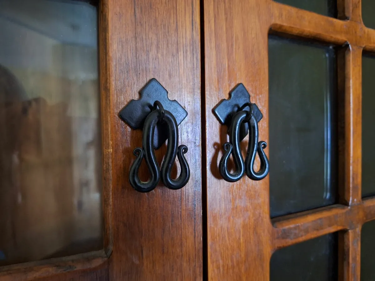Minogue Furniture Display Cabinet & Sideboard - Image 4