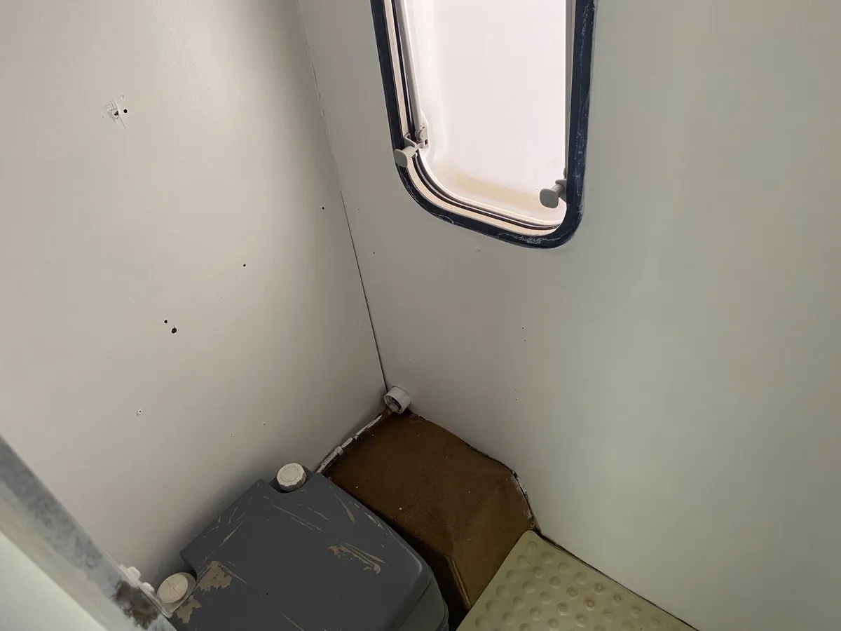 Compass 2 berth caravan - Image 4