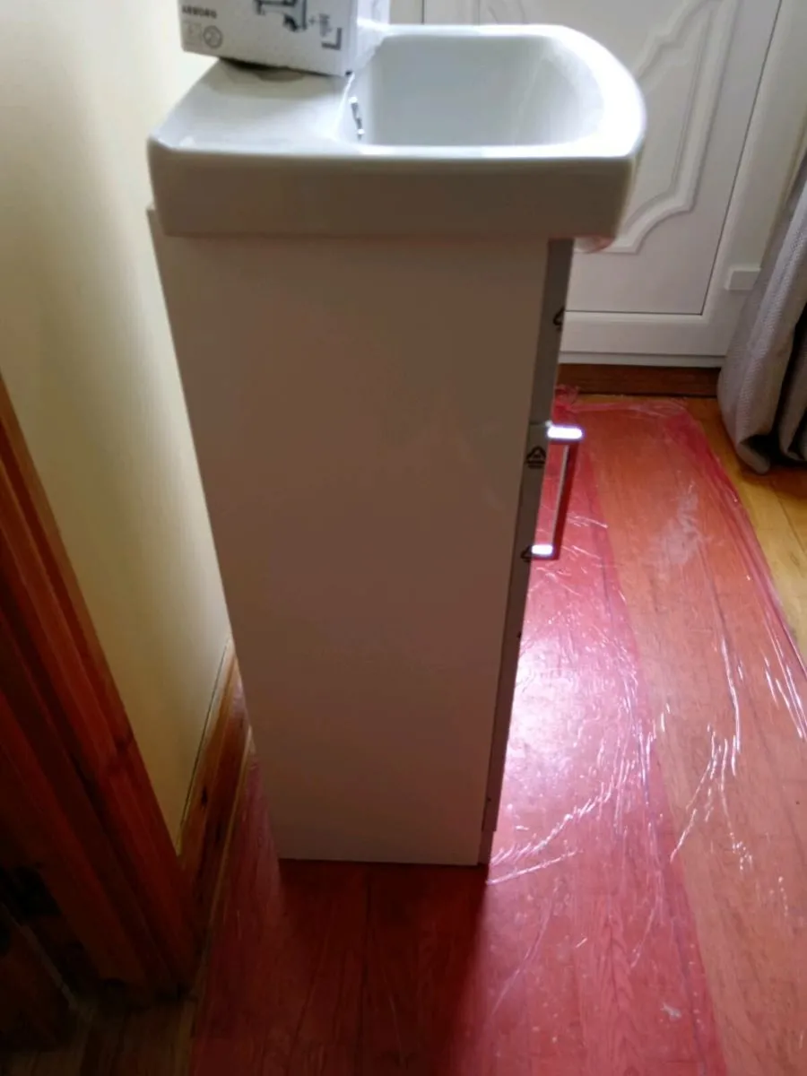 Bathroom sink unit - Image 2