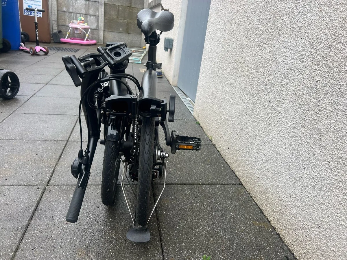 Brompton 6 gears C line  great condition - Image 3